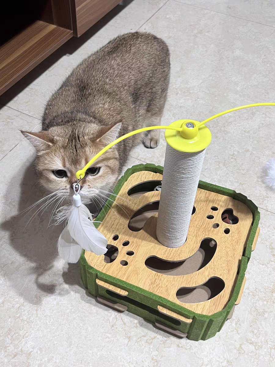Cat Scratching Post Toy – Sisal Pole with Feather Teaser & Interactive Ball Track